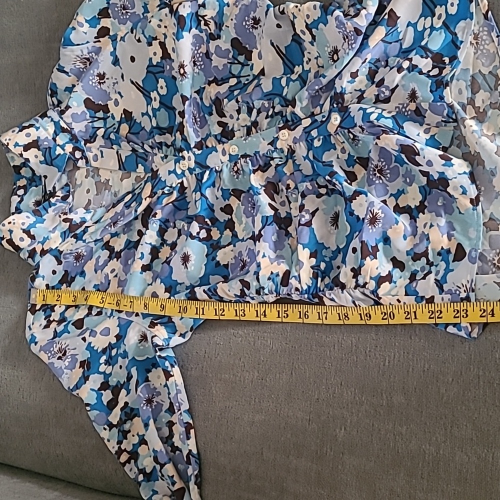 Rails Lisa Top Zinnia Blooms Blue Floral Long Sleeve Stretch Button Up Ruched M - Picture 11 of 11